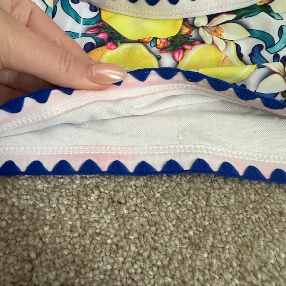 Lemon bikini 🍋 - Picture 6 of 9